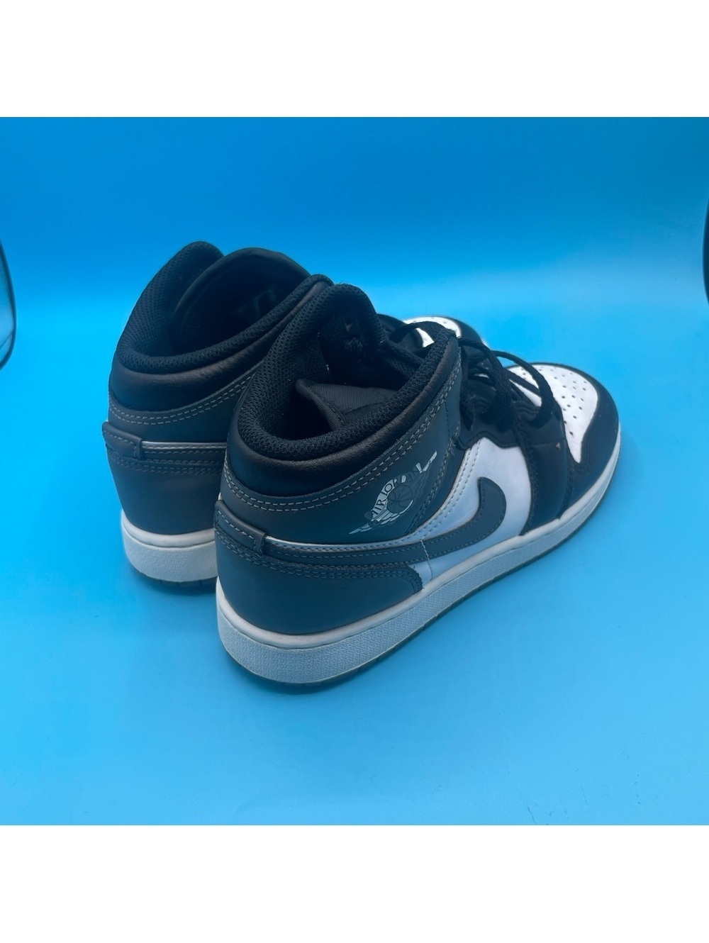 Jordan 1 Mid Black/Iron Grey - Picture 2 of 4